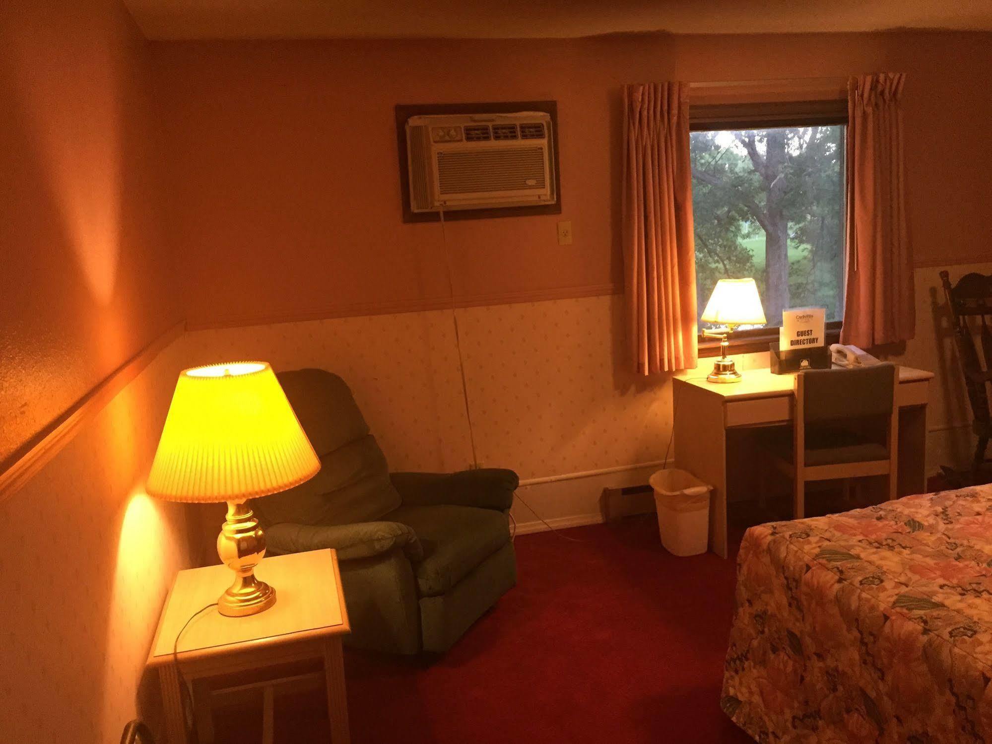 Carlin Villa Motel Carlinville Exteriör bild