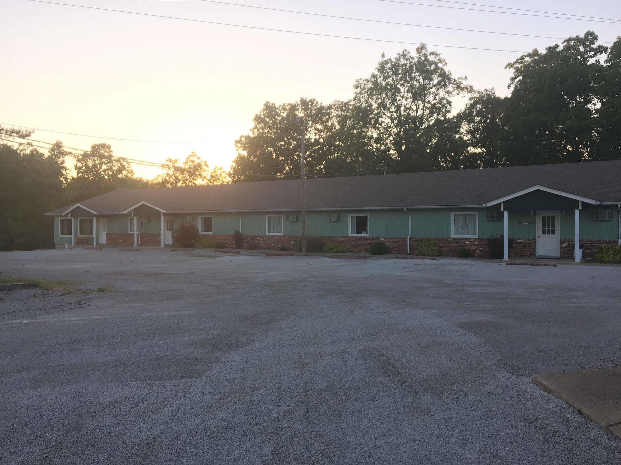 Carlin Villa Motel Carlinville Exteriör bild